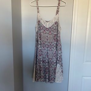 Torrid spaghetti strap paisley and lace dress